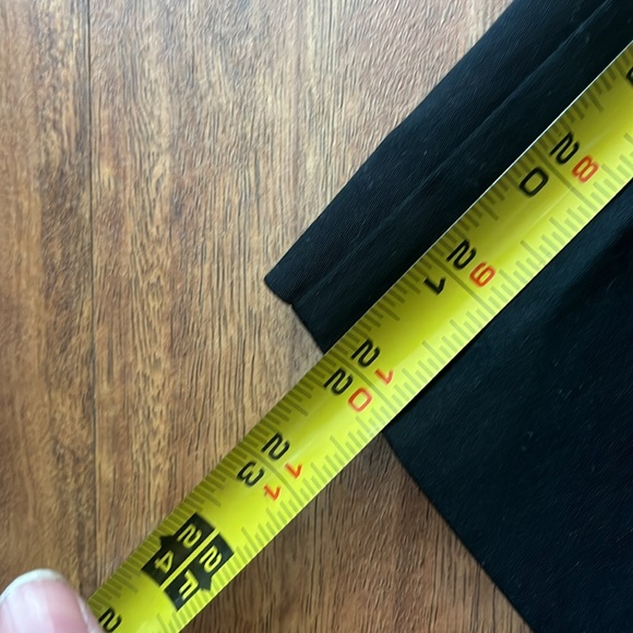 New Counterparts black capris - Picture 11 of 16
